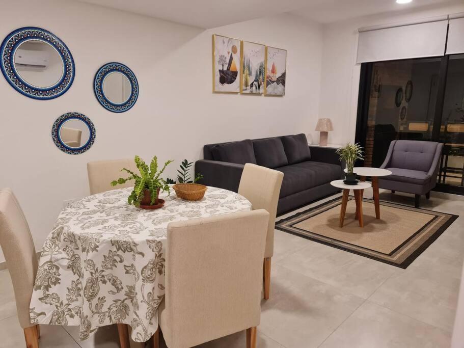 Cerca De Shopping Mariscal Lopez Apartment อะซุนซิออง ภายนอก รูปภาพ